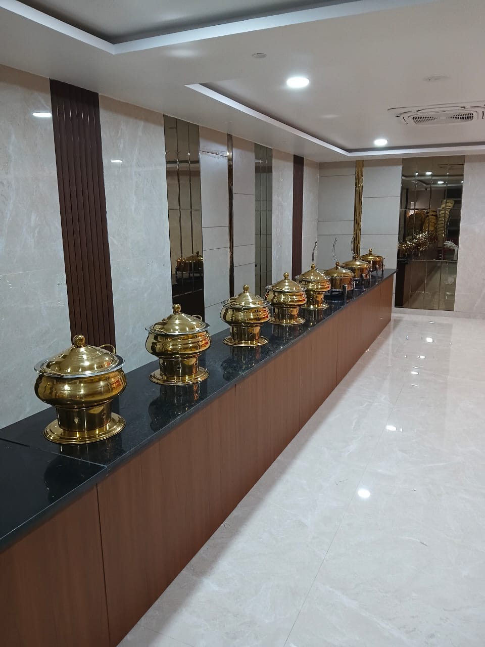 Buffet service setup